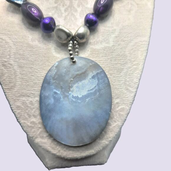 Vintage Abalone Shell Necklace Iridescent Oval Disc Pendant Purple Silver Beaded - Picture 7 of 11
